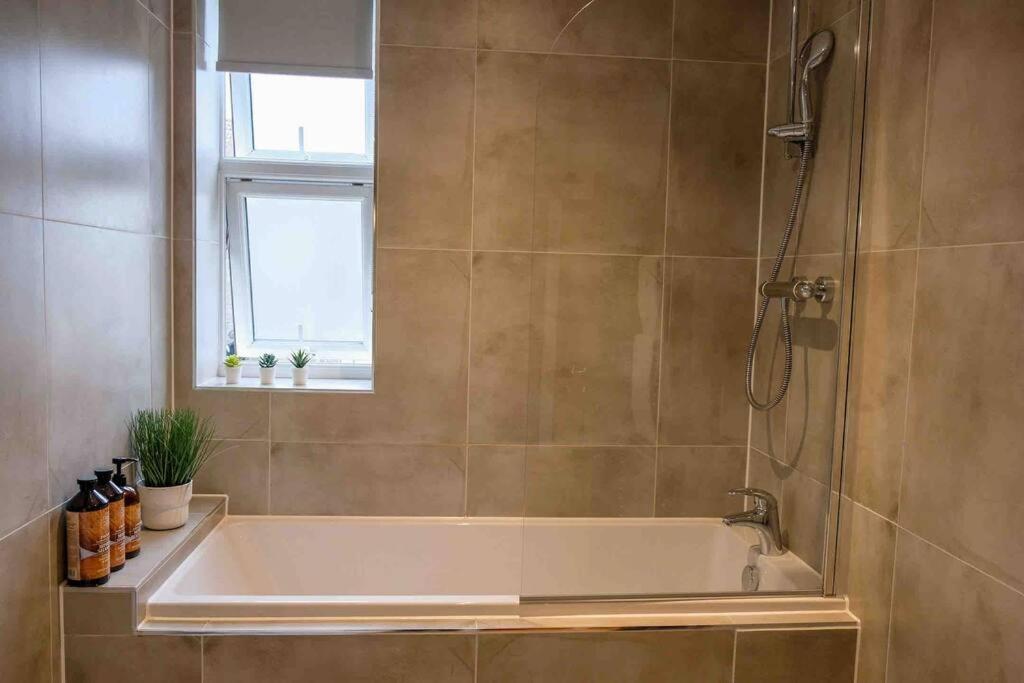 Garden Of Eden 1 Bedroom Flat In Fishponds Bristol Dış mekan fotoğraf