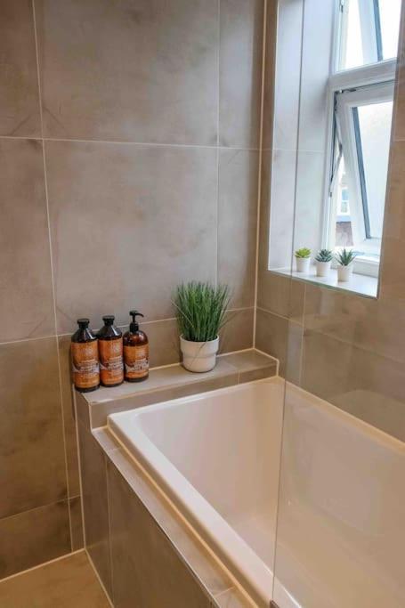 Garden Of Eden 1 Bedroom Flat In Fishponds Bristol Dış mekan fotoğraf